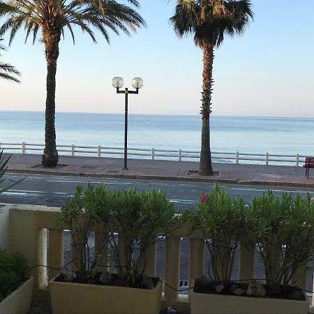 Plage Du Midi Кан Екстериор снимка