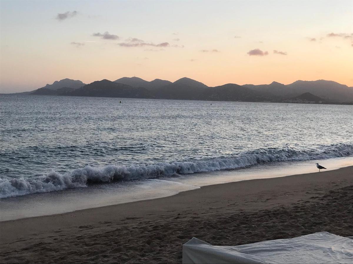Plage Du Midi Кан Екстериор снимка